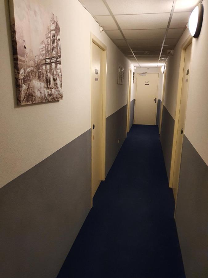 AUBERGE DE LA LICORNE eu Livron-sur-Drôme Eksteriør billede